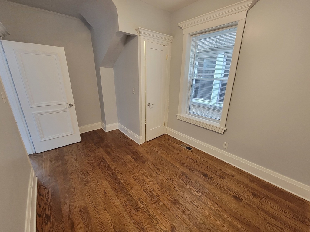 2208 W Eastwood Avenue - Photo 12