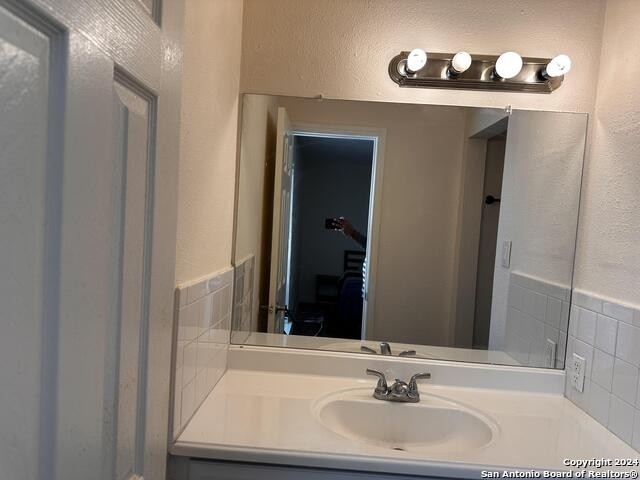 7322 Oak Manor Dr - Photo 4