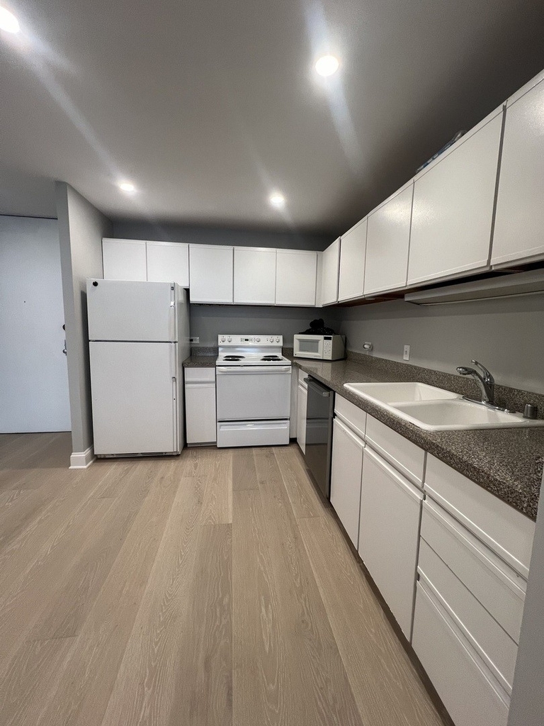 405 N Wabash Avenue - Photo 4