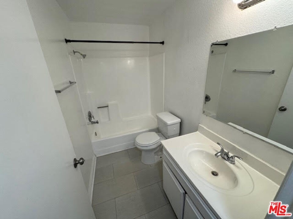 7407 Haskell Ave - Photo 9