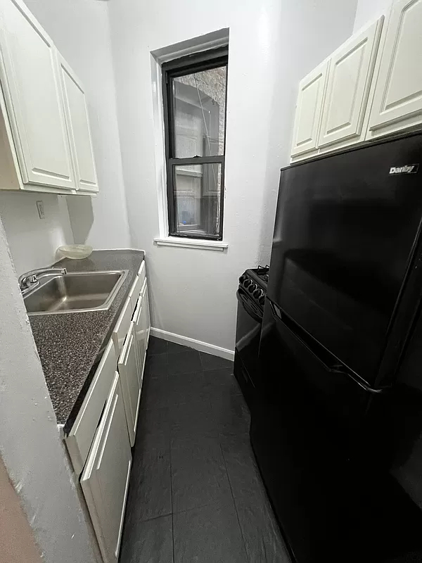 417 East 72nd Street - Photo 2