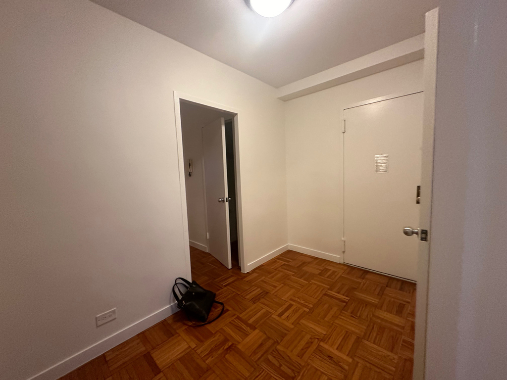 333 East 49th Street - Photo 2