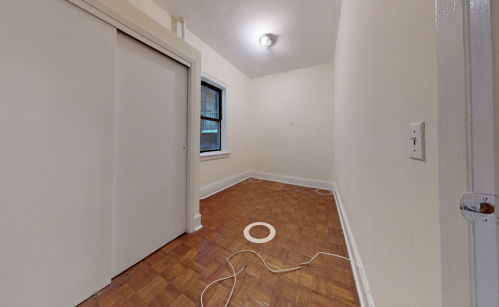 East 38th Street - Photo 12