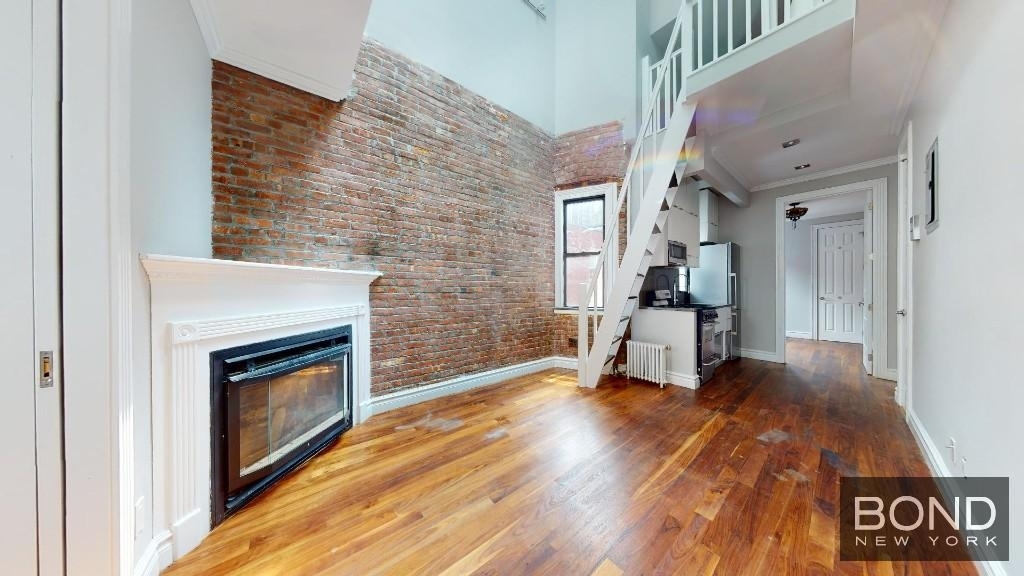 214 East 25th Street - Photo 1