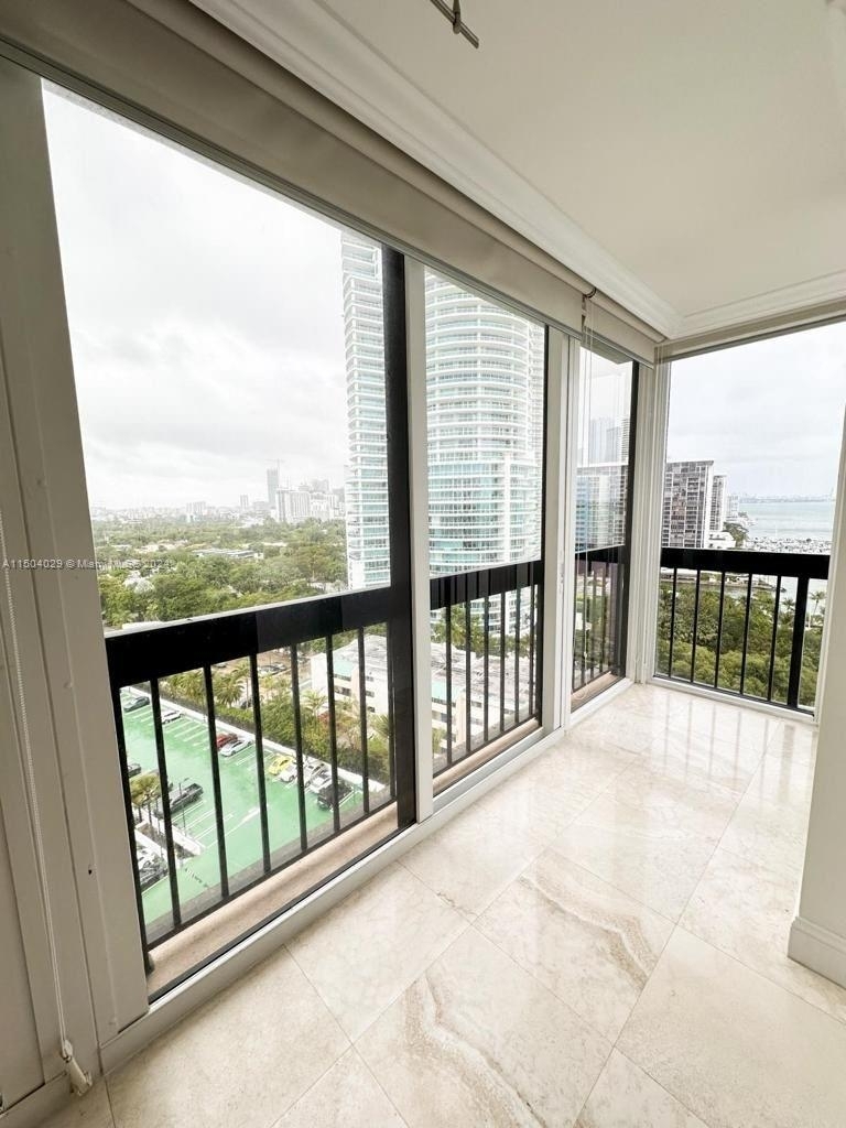 2333 Brickell Ave - Photo 4