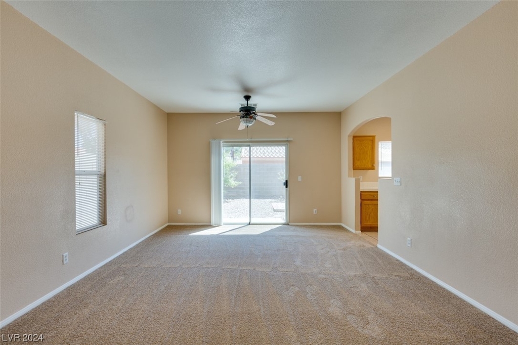 1401 Sycamore Spring Court - Photo 3