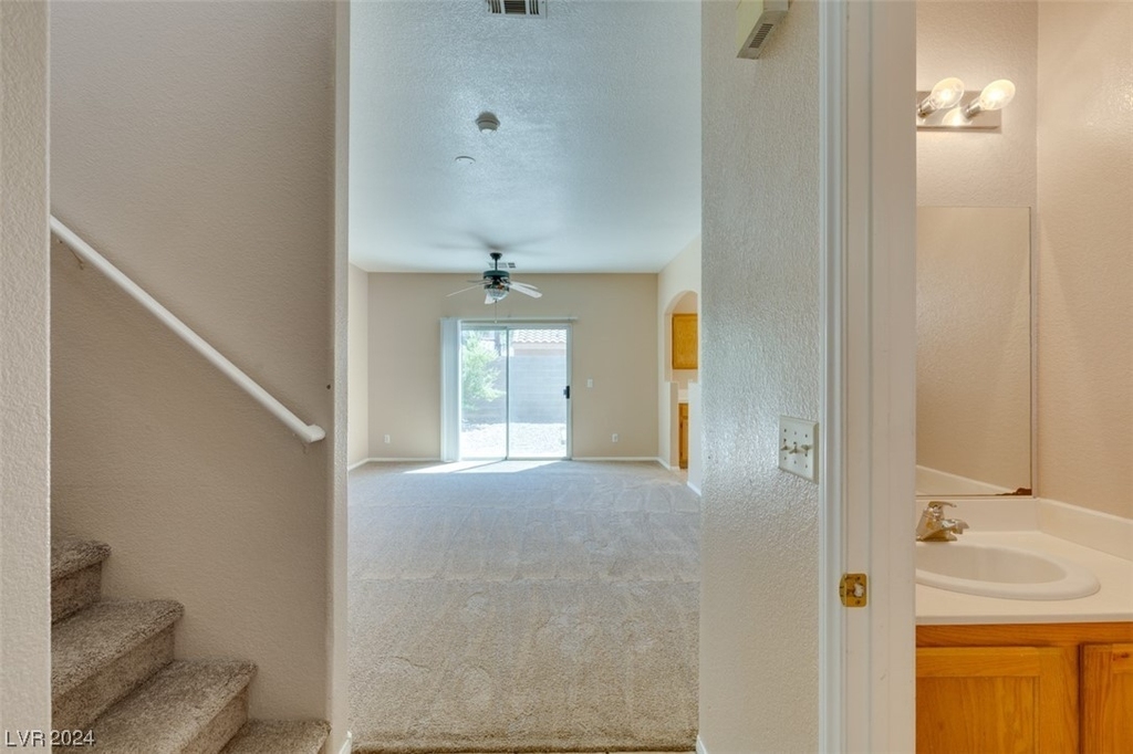 1401 Sycamore Spring Court - Photo 2