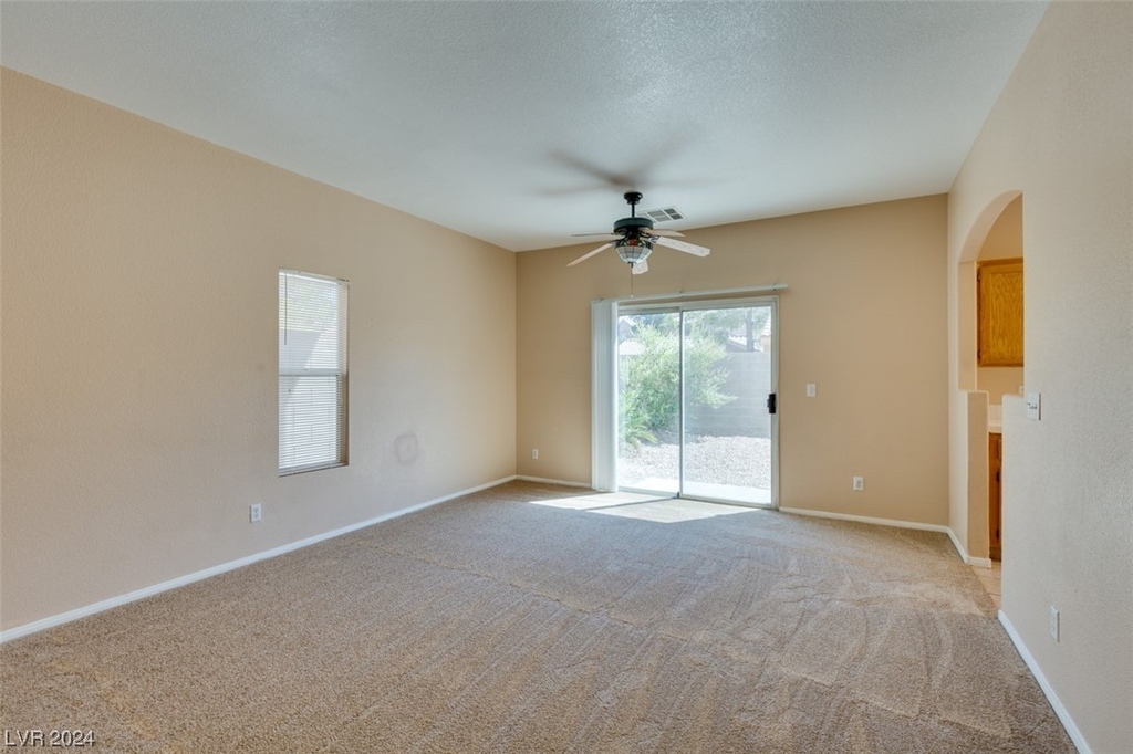1401 Sycamore Spring Court - Photo 4