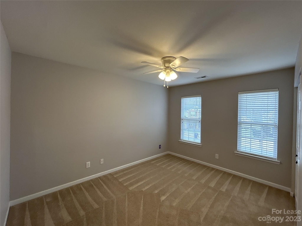 9924 Highlands Crossing Drive - Photo 10
