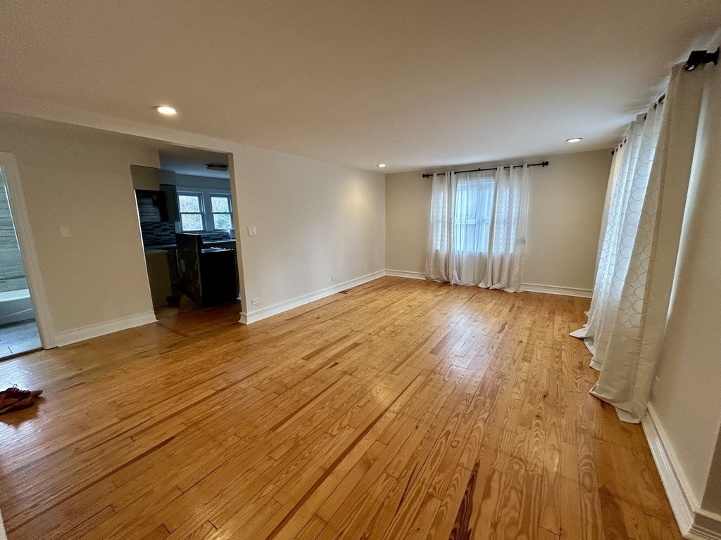 18215 Springfield Avenue - Photo 1