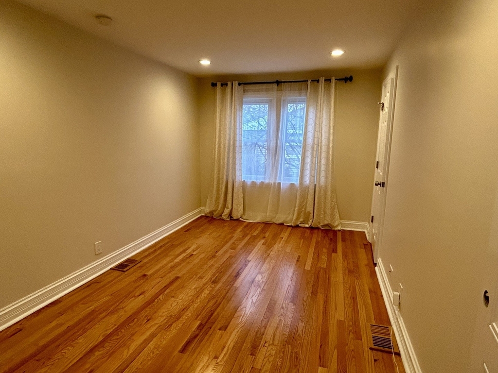 18215 Springfield Avenue - Photo 15