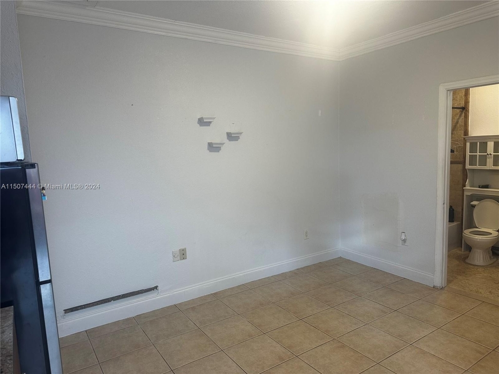 3030 Sw 112th Ave - Photo 2