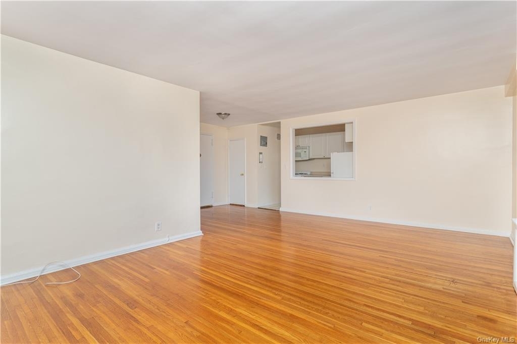 411 Bronx River Road - Photo 4