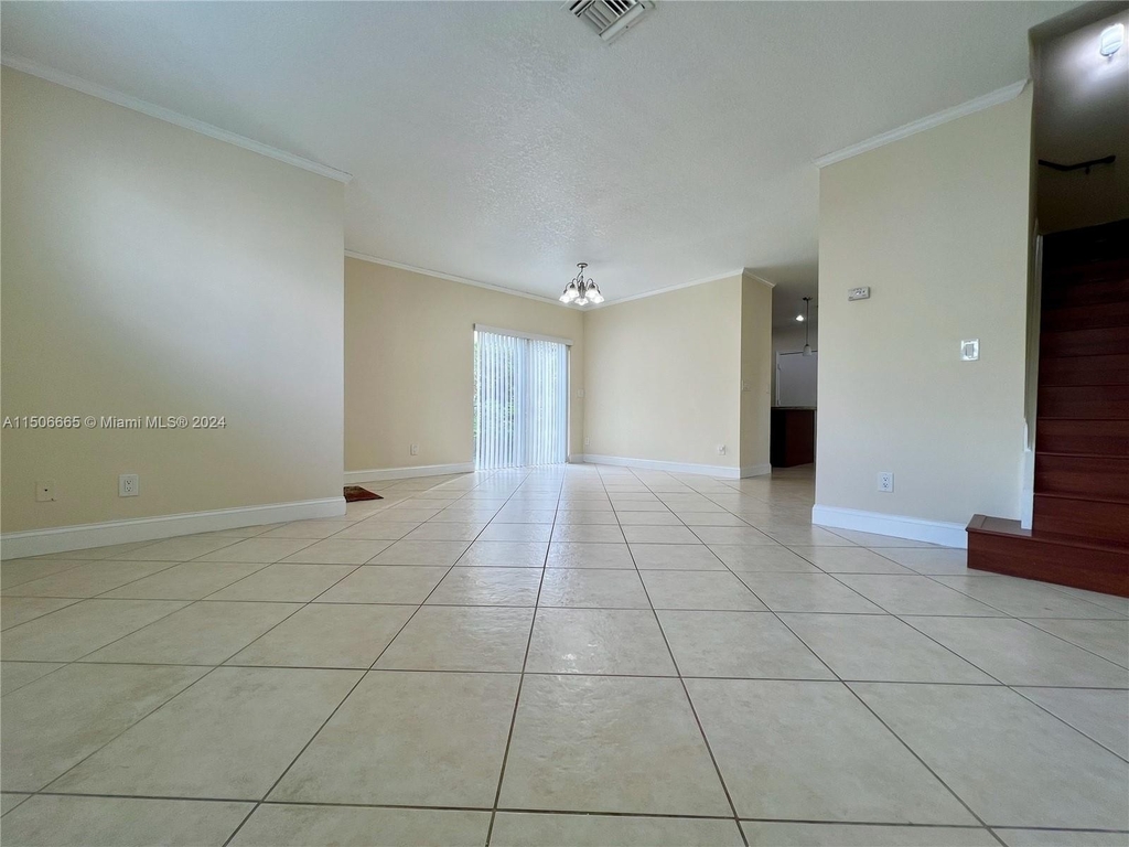 10560 Nw 57th Ct - Photo 4