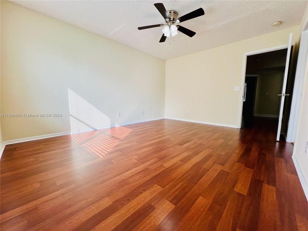 10560 Nw 57th Ct - Photo 14