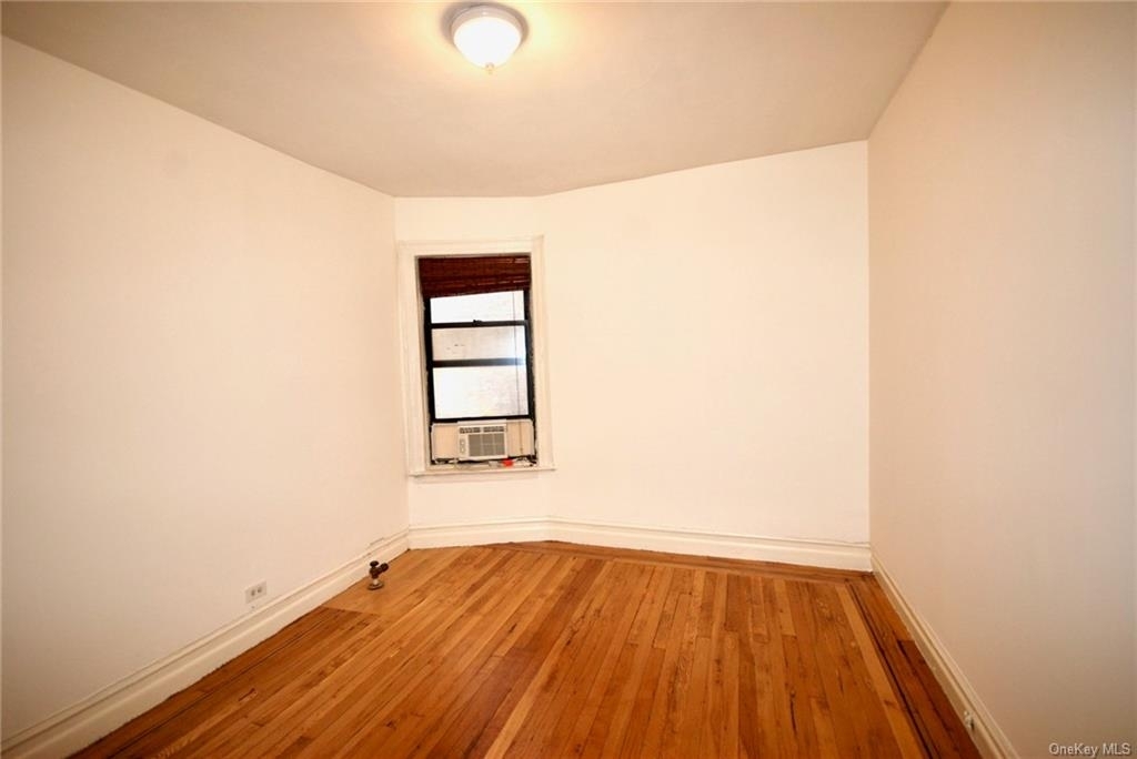 510 W 123 Street - Photo 2