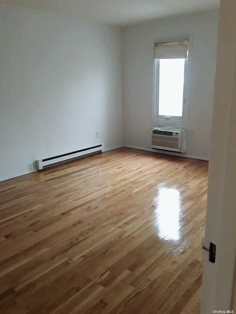 13-11 Bell Boulevard - Photo 5