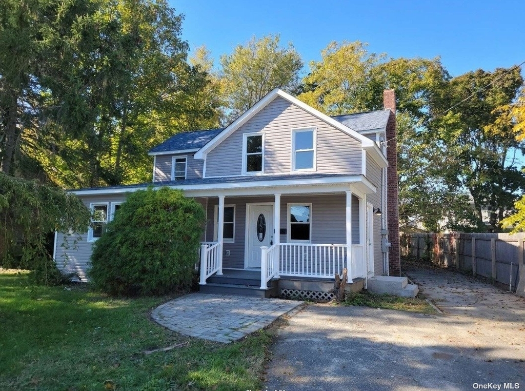 72 Cherry Avenue - Photo 0