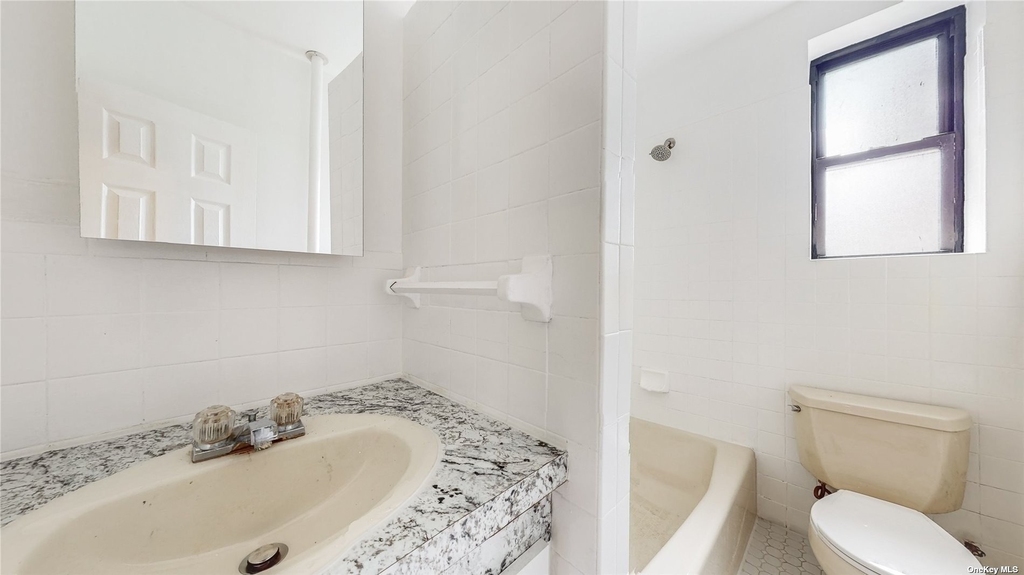 83-52 Talbot Street - Photo 15