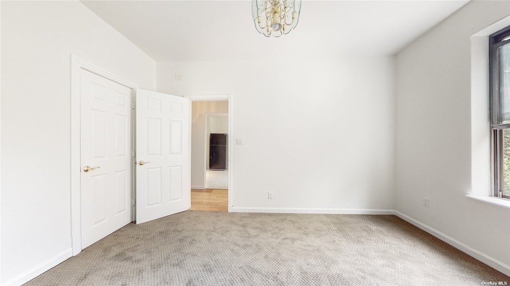 83-52 Talbot Street - Photo 14