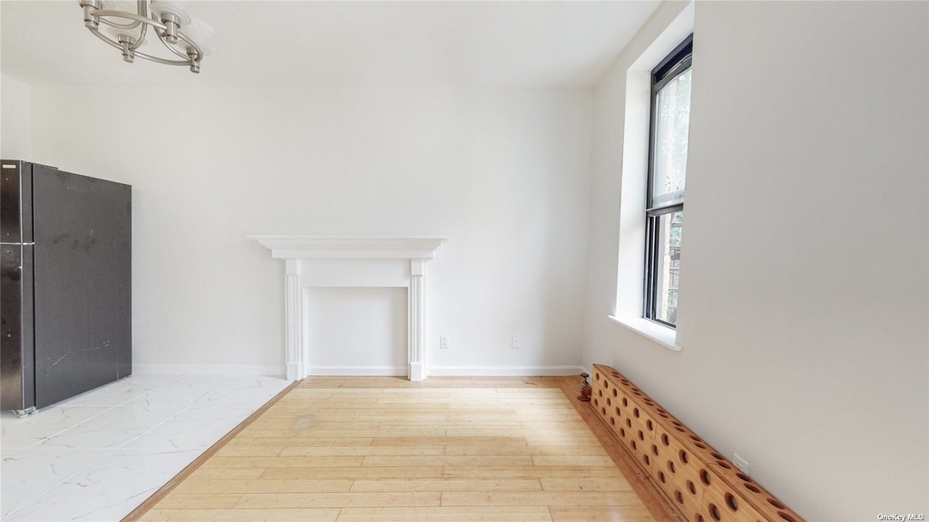 83-52 Talbot Street - Photo 9