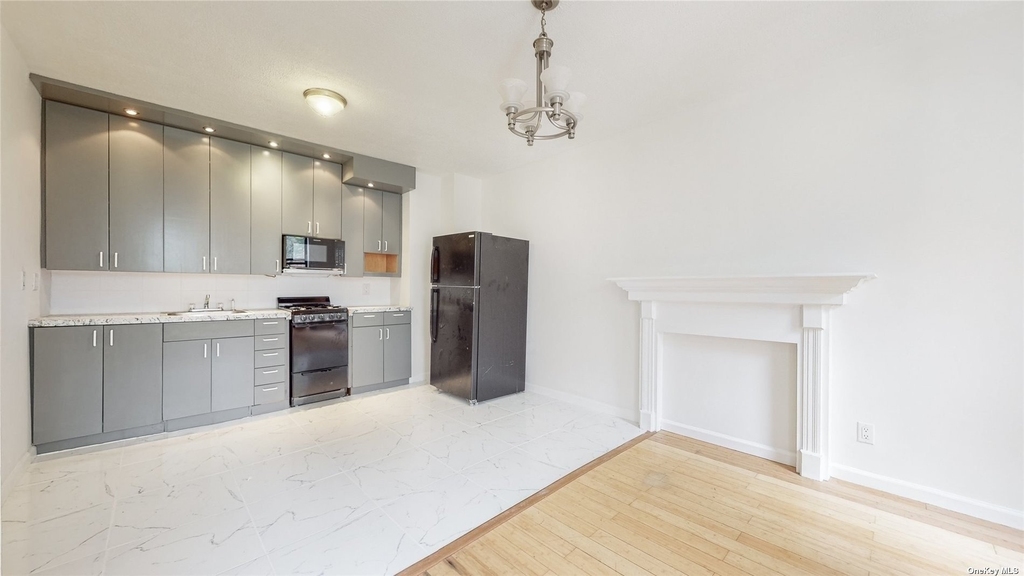 83-52 Talbot Street - Photo 3