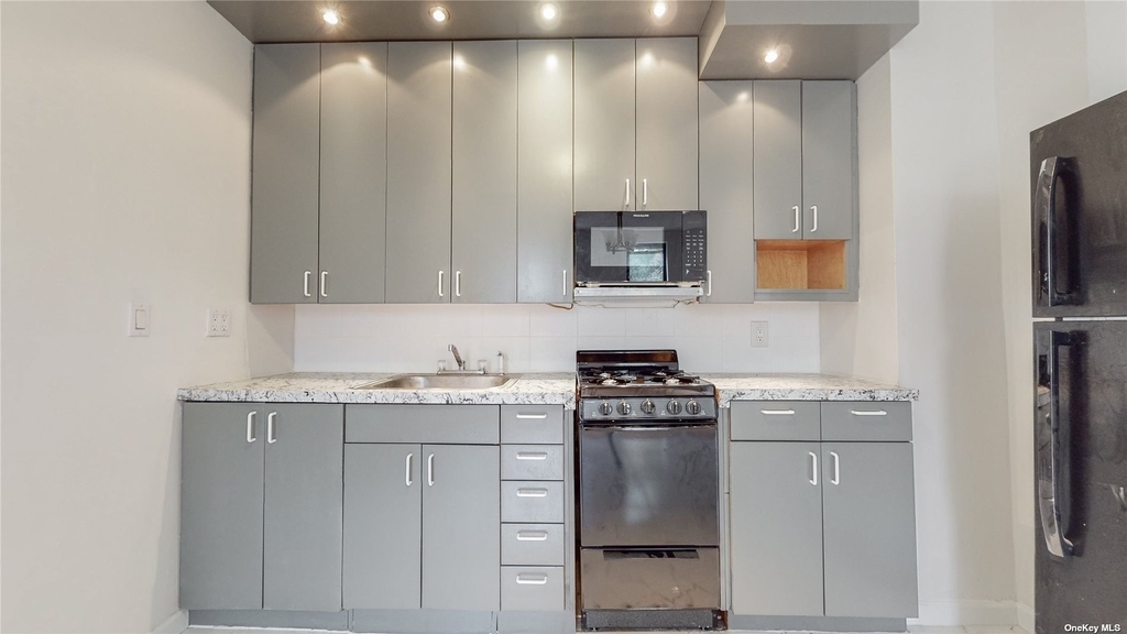 83-52 Talbot Street - Photo 4