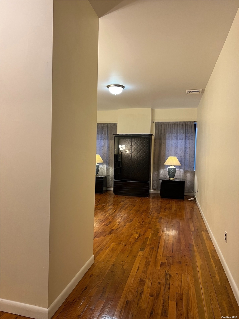 62-10 Woodside Avenue - Photo 2