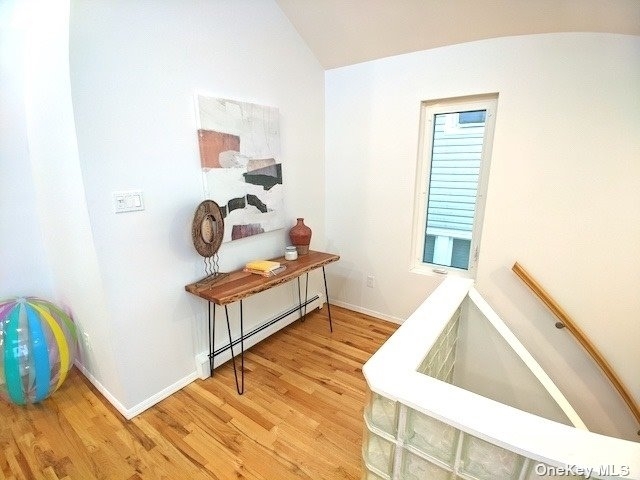 433 W Hudson Street - Photo 2