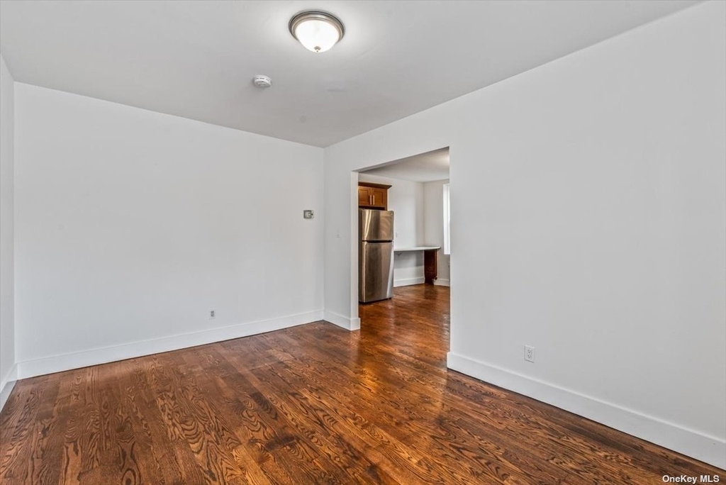 1059 Vincent Avenue - Photo 2