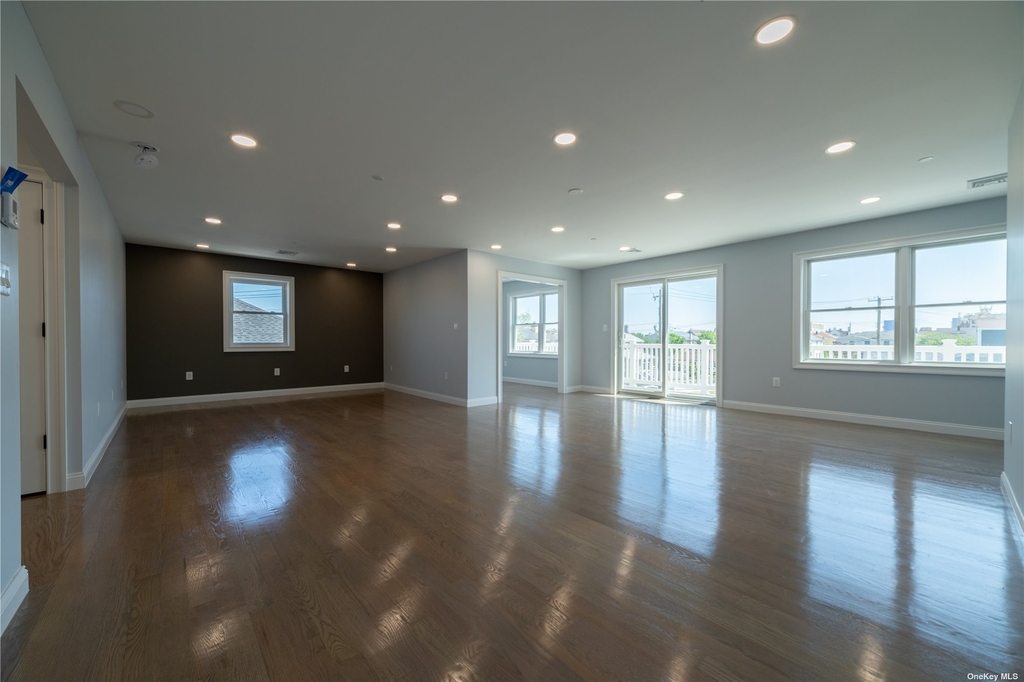 93 E Fulton Street - Photo 3