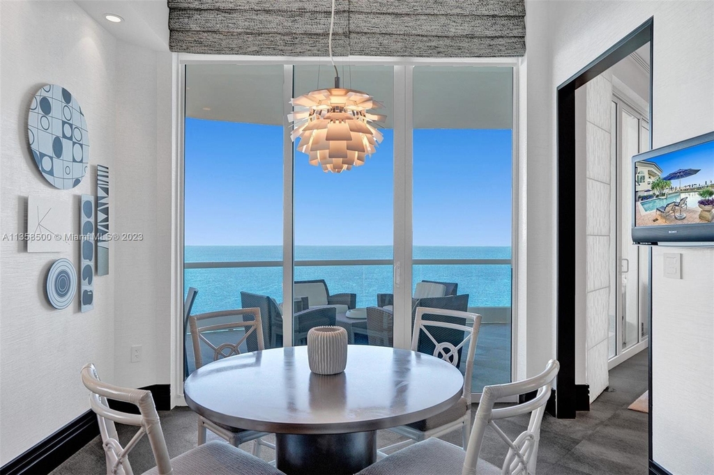 16047 Collins Ave - Photo 10