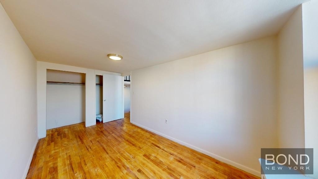 39 West 74th Street/Fire Place/Laundry/Outdoor Space - Photo 3