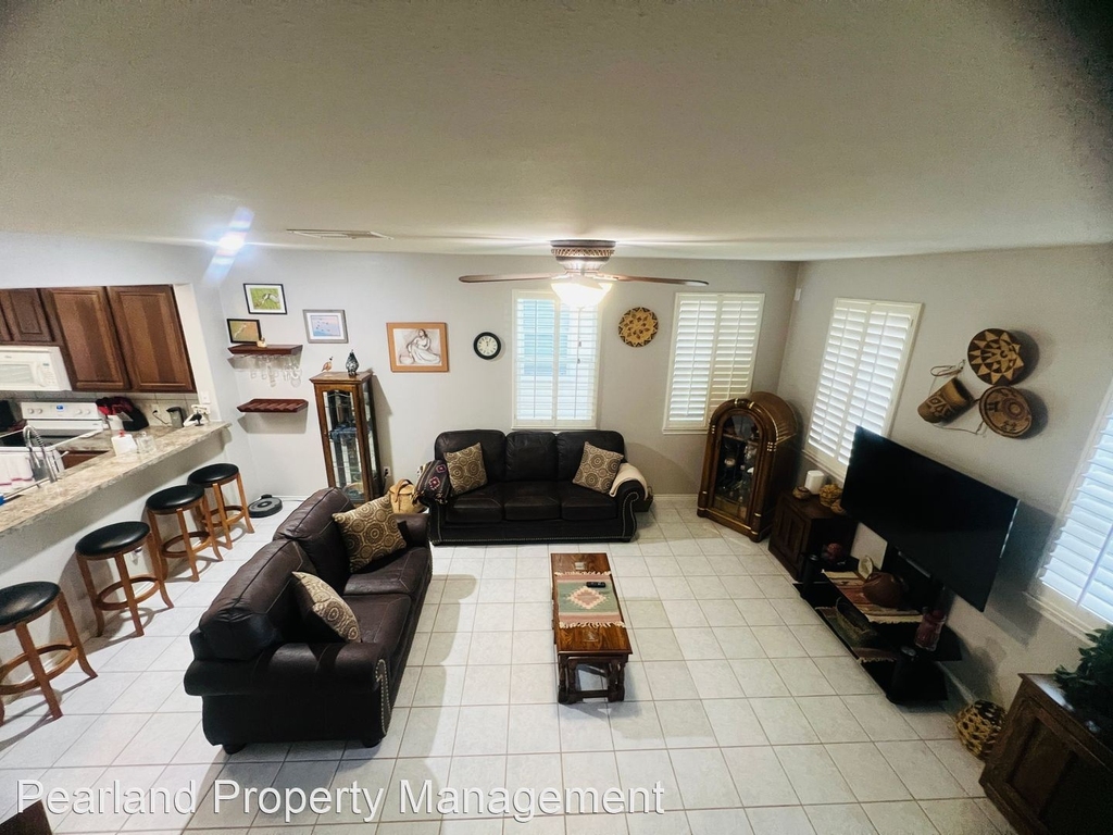 2227 Kemah Village Dr - Photo 2