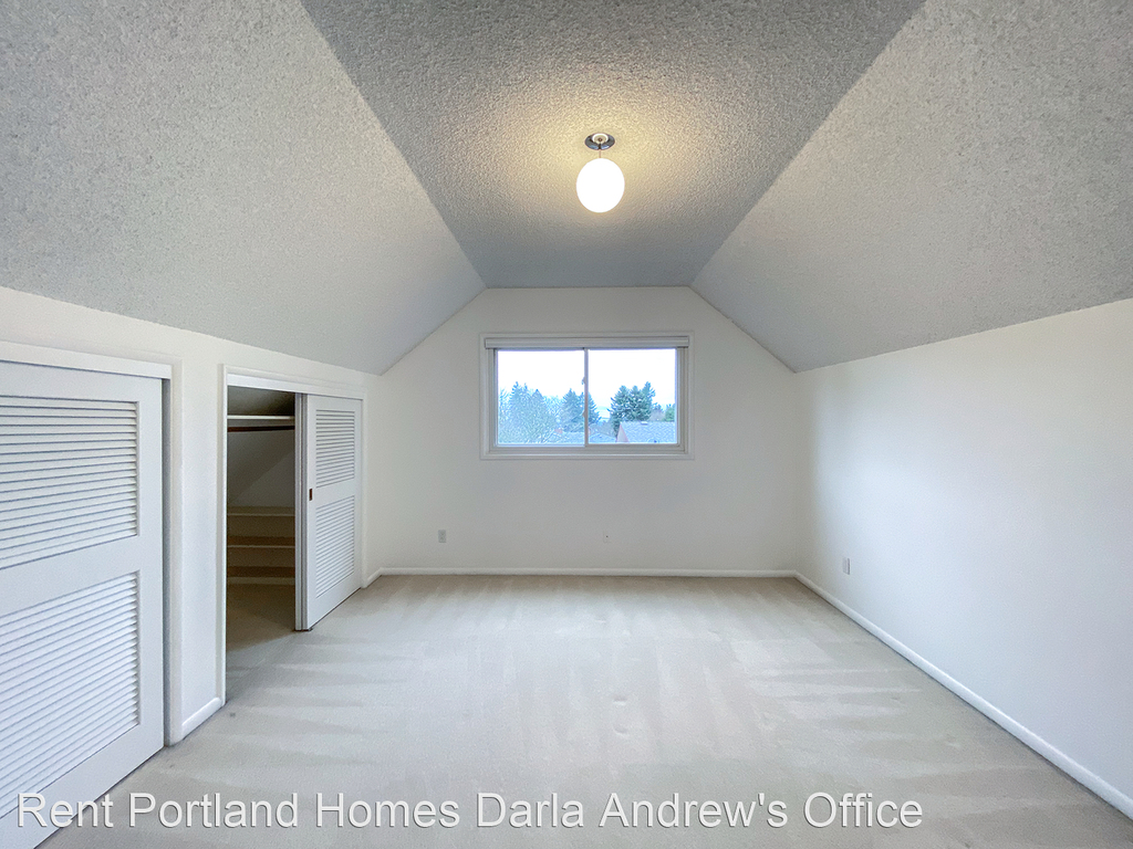 767 Ne 152nd Ave - Photo 32