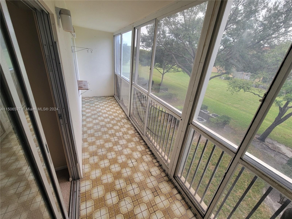 801 Sw 133rd Ter - Photo 5