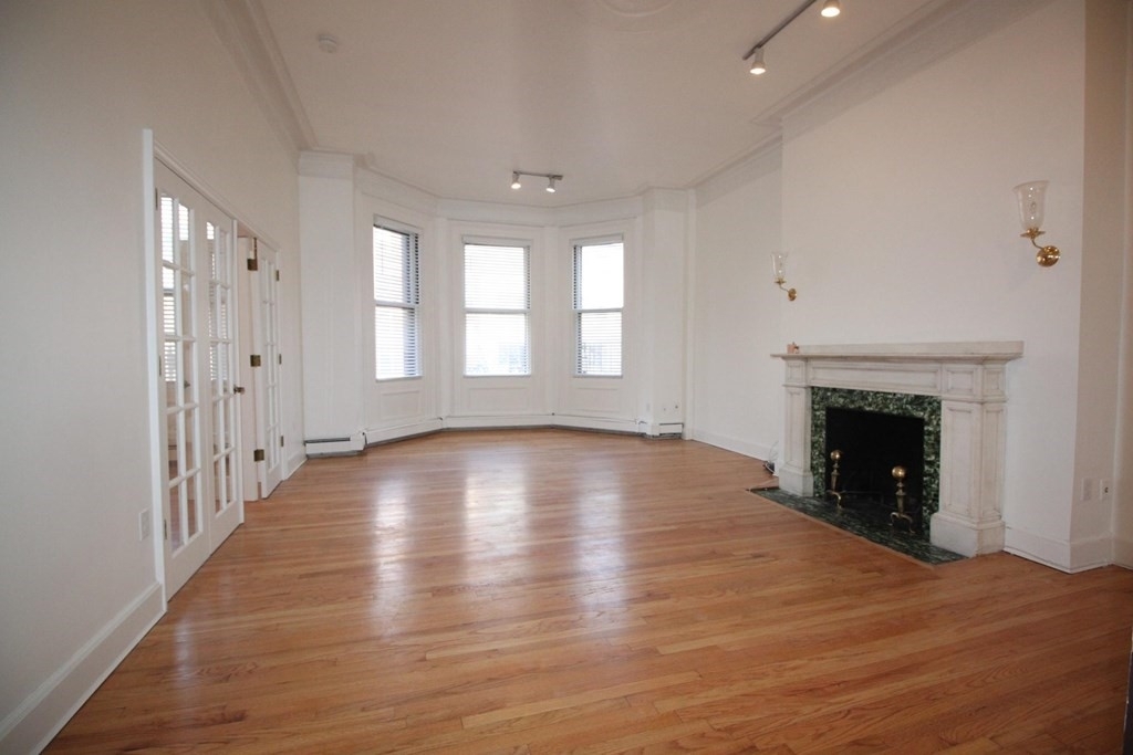 277 Beacon St - Photo 0