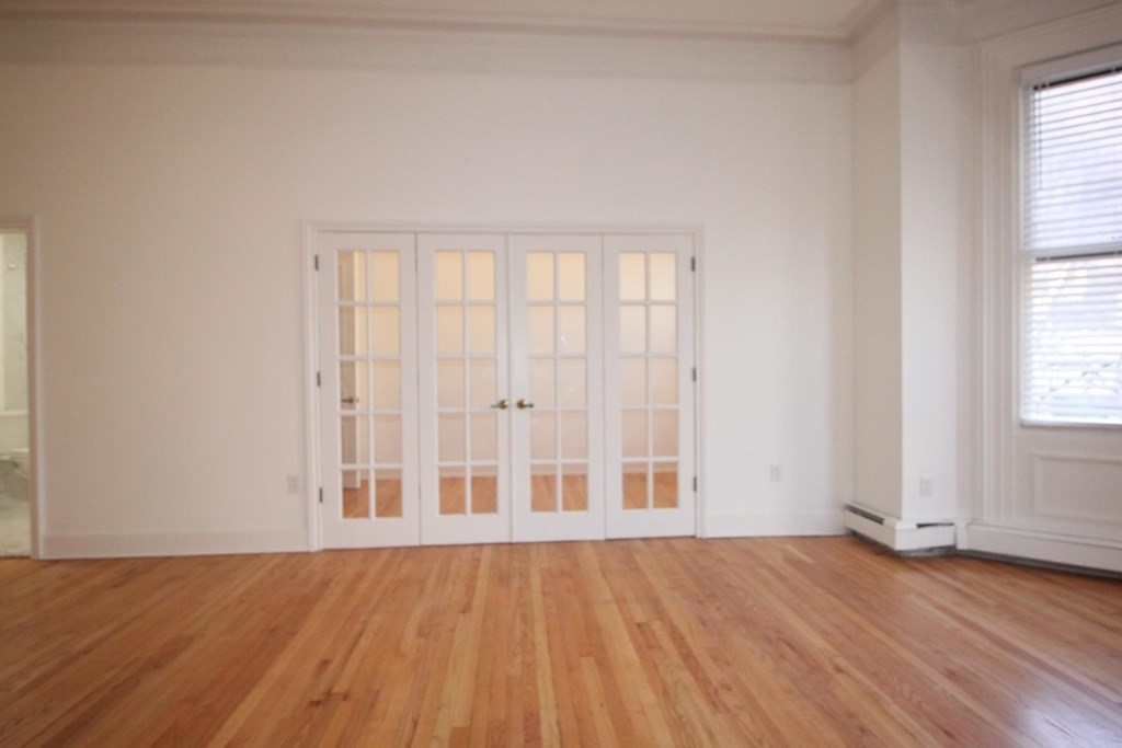 277 Beacon St - Photo 5