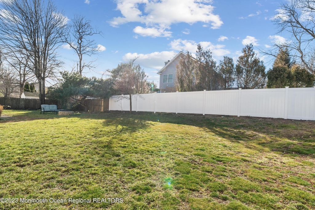 1640 Holbrook Street - Photo 19