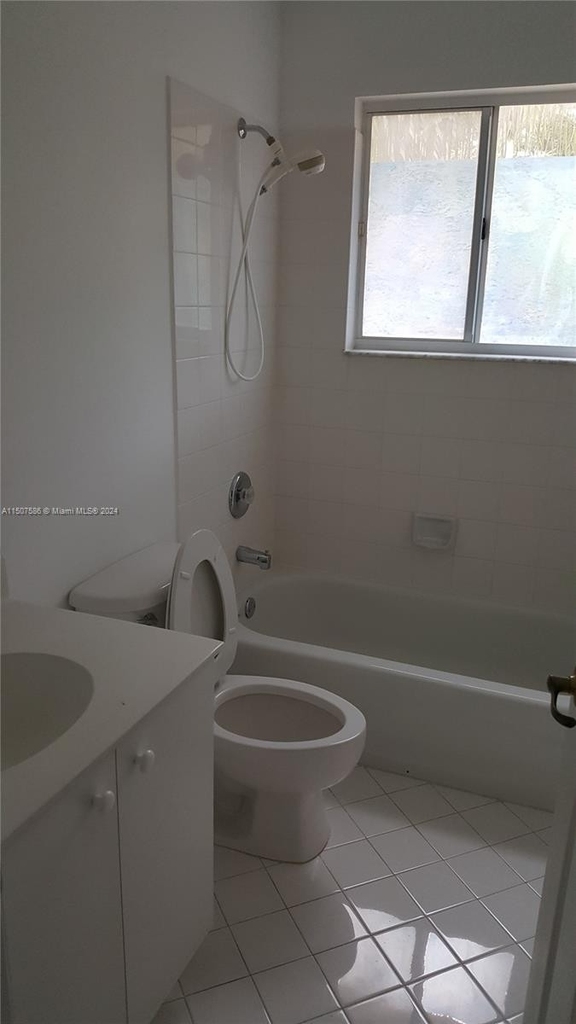 5768 Nw 113th Ave - Photo 12