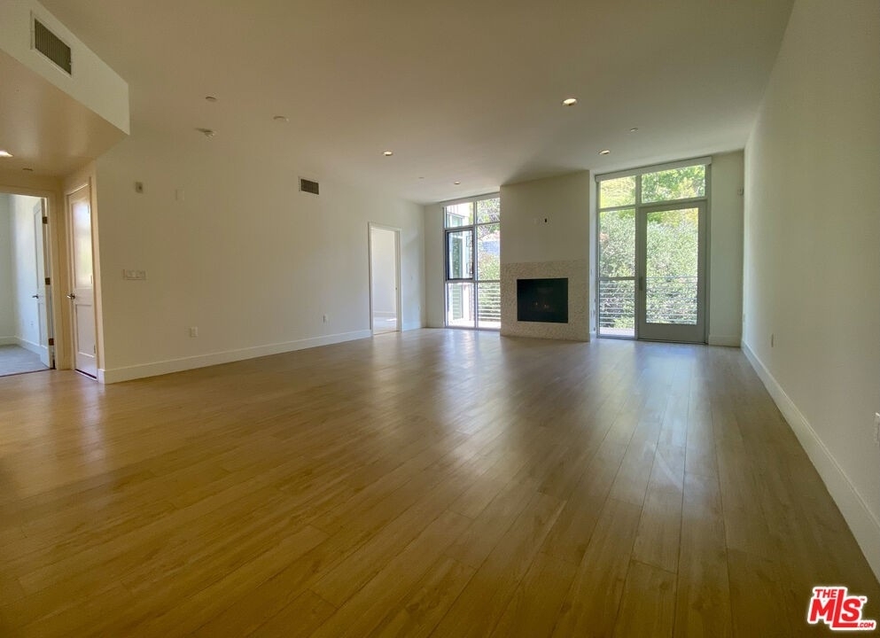 11715 W Bellagio Rd - Photo 3