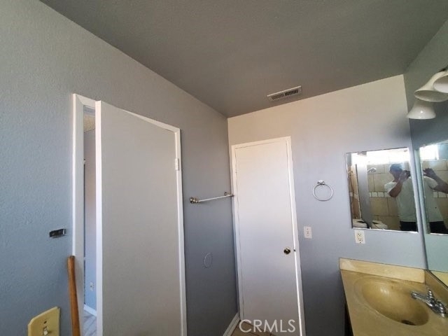 3950 W Hazard Avenue - Photo 4