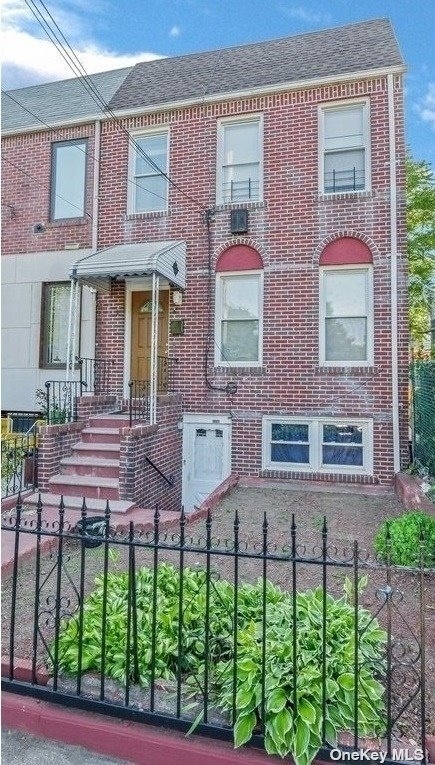 1114 Brooklyn Avenue - Photo 0