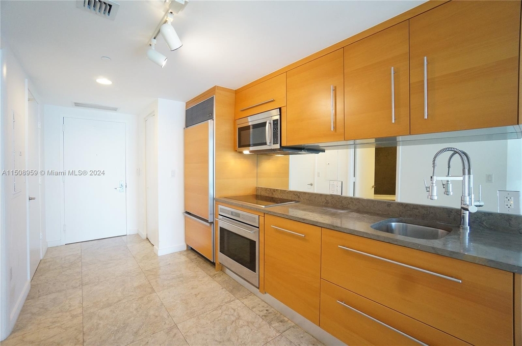 475 Brickell Ave - Photo 8