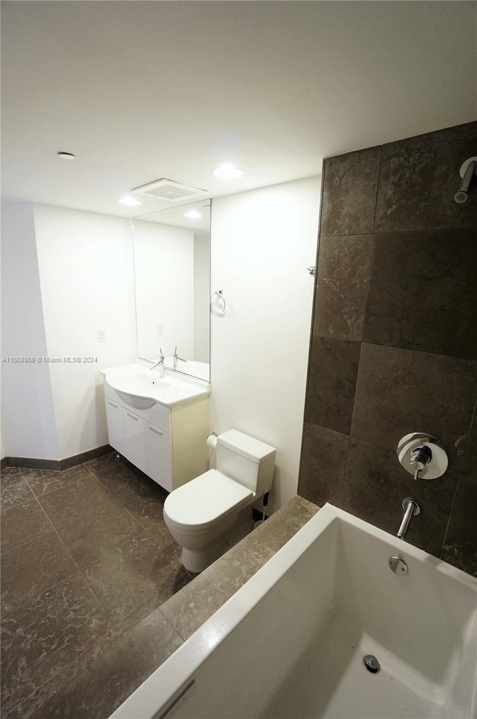 475 Brickell Ave - Photo 4