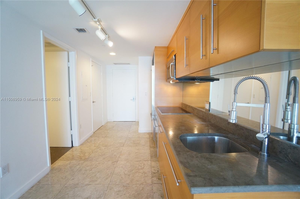 475 Brickell Ave - Photo 7