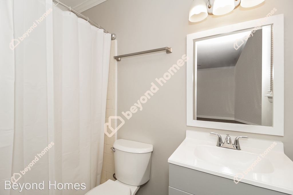 2811 Saint Johns Lane - Photo 12