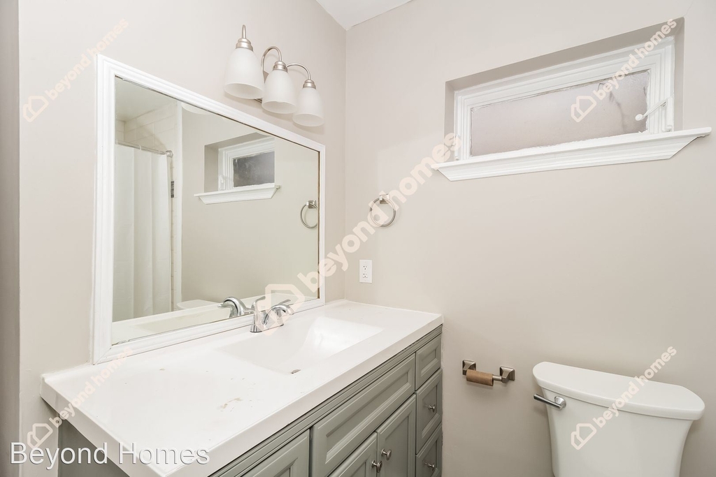 2811 Saint Johns Lane - Photo 11