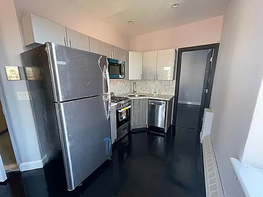 950 Bergen Street - Photo 0