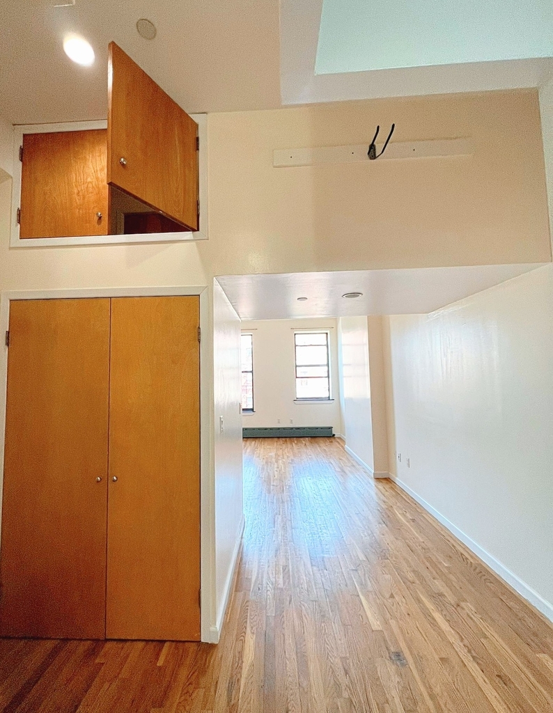 304 Pleasant Avenue - Photo 2